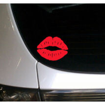 Csókos, piros autó matrica