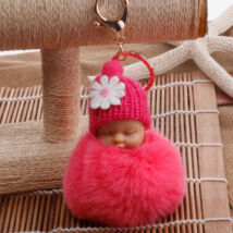 Alvó babás alakú pompom kulcstartó pink